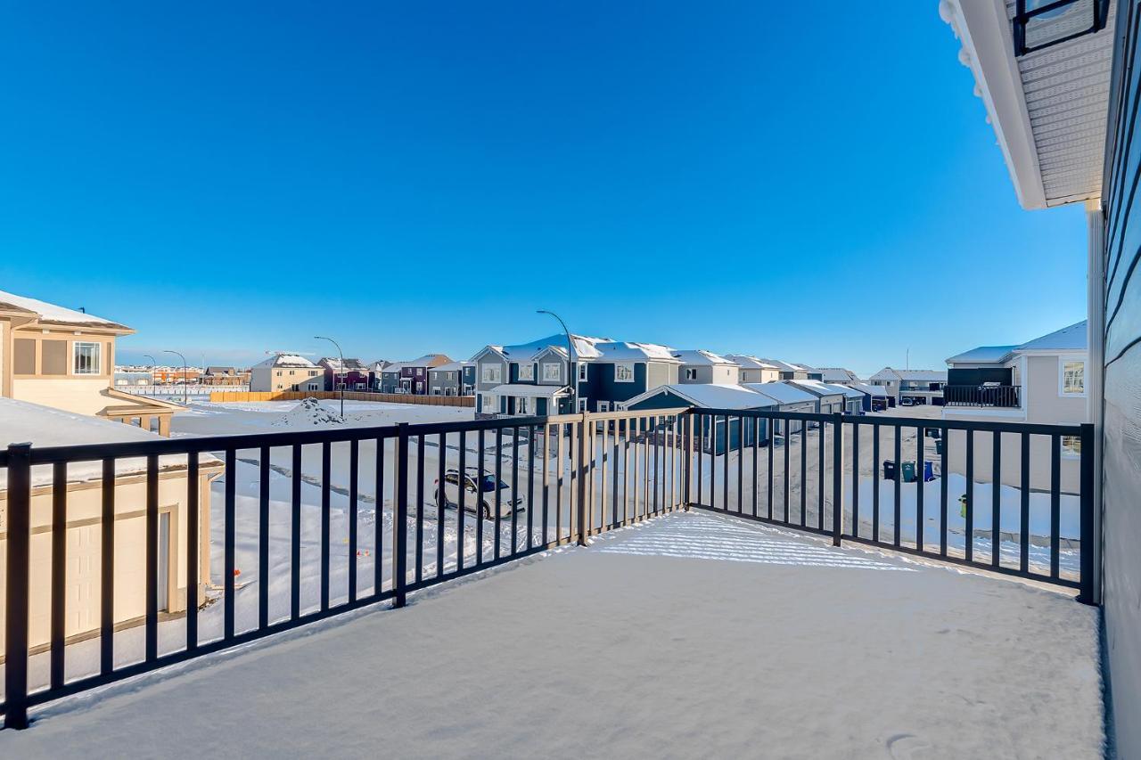 YYC New Home With Ac, Patio And Netflix מראה חיצוני תמונה